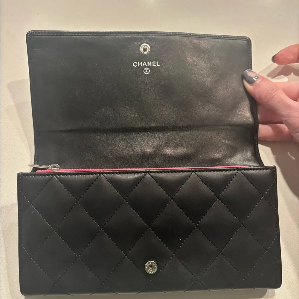 Chanel Quilted Cambon Lambskin Wallet in Black with Pink Interior - Picture 2 of 11